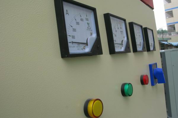 宾县配电箱-3683讲讲配电箱的操作和检修步